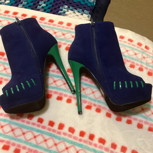 Liliana Faux Suede Stillettos Booties Size 7.5 Navy and Green 6” Heels - Picture 7 of 11